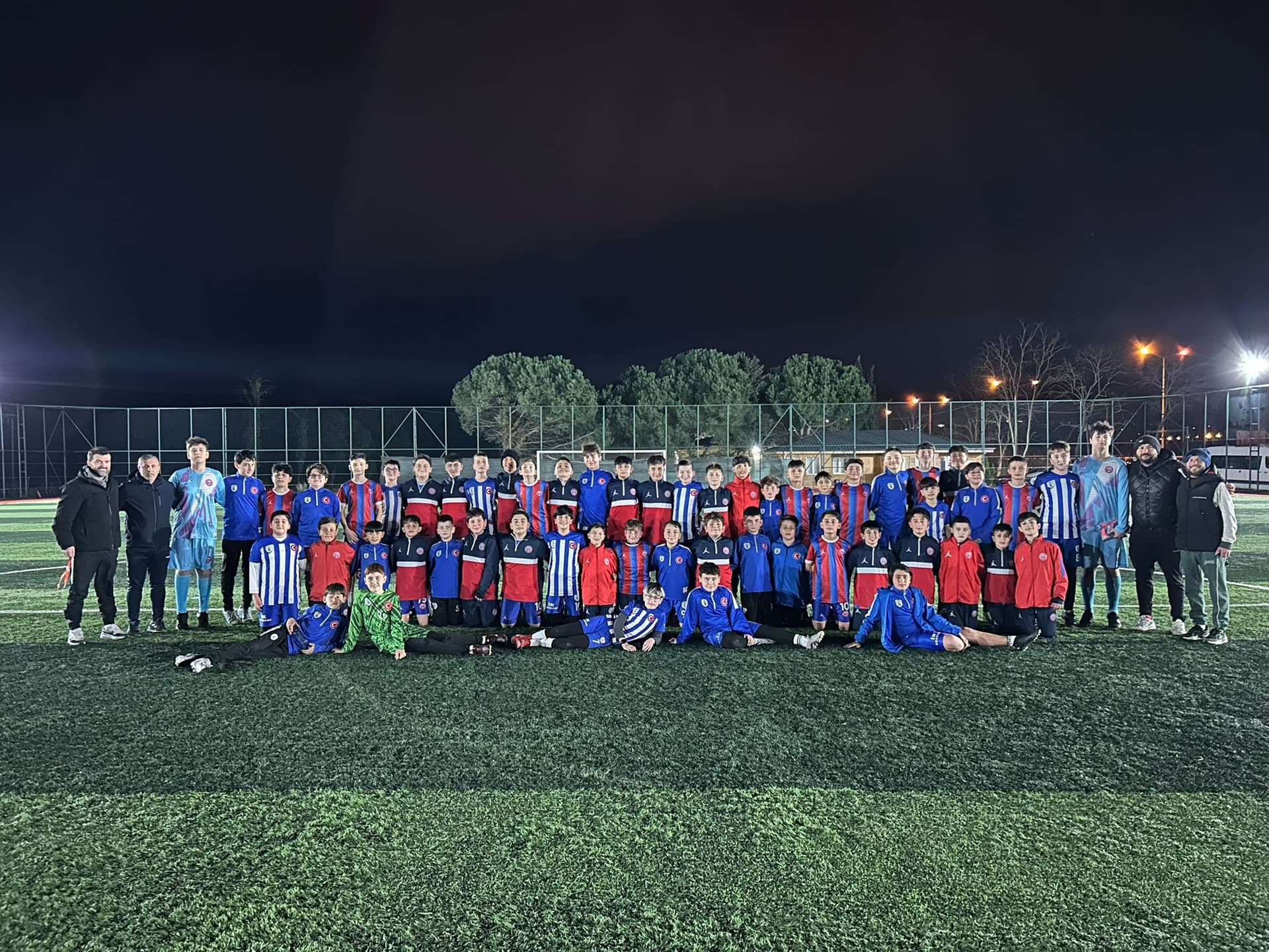 Sahada Yeni Bir Soluk: Ünye İdman Yurdu ve IK Akademi’den Futbol Şöleni!