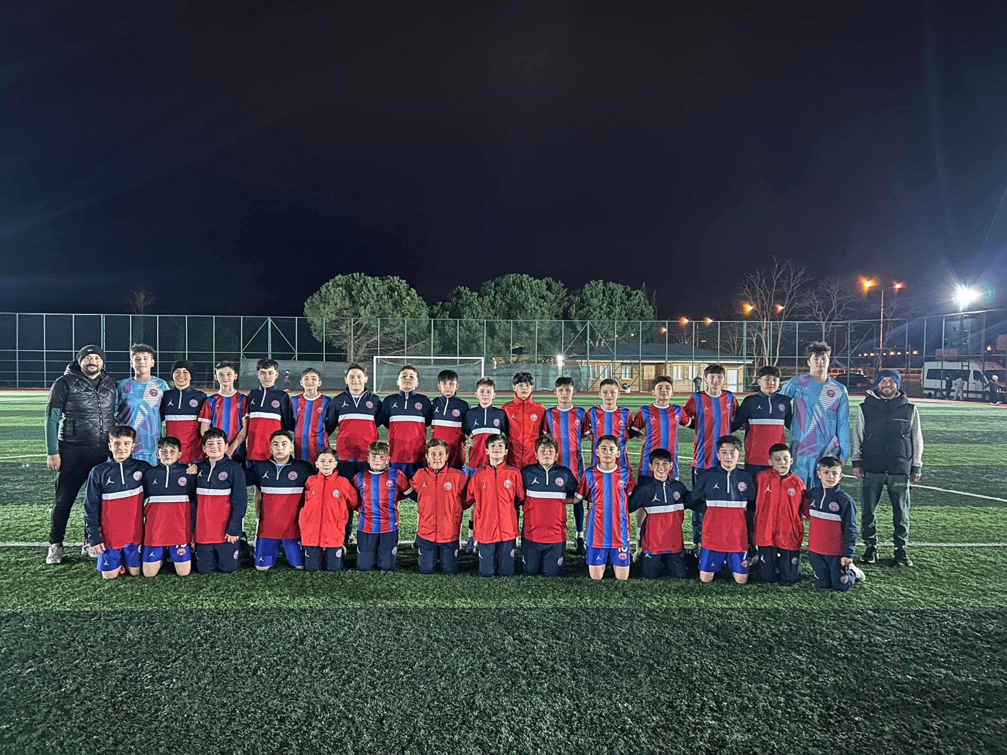 Sahada Yeni Bir Soluk: Ünye İdman Yurdu ve IK Akademi’den Futbol Şöleni! - Görsel 3