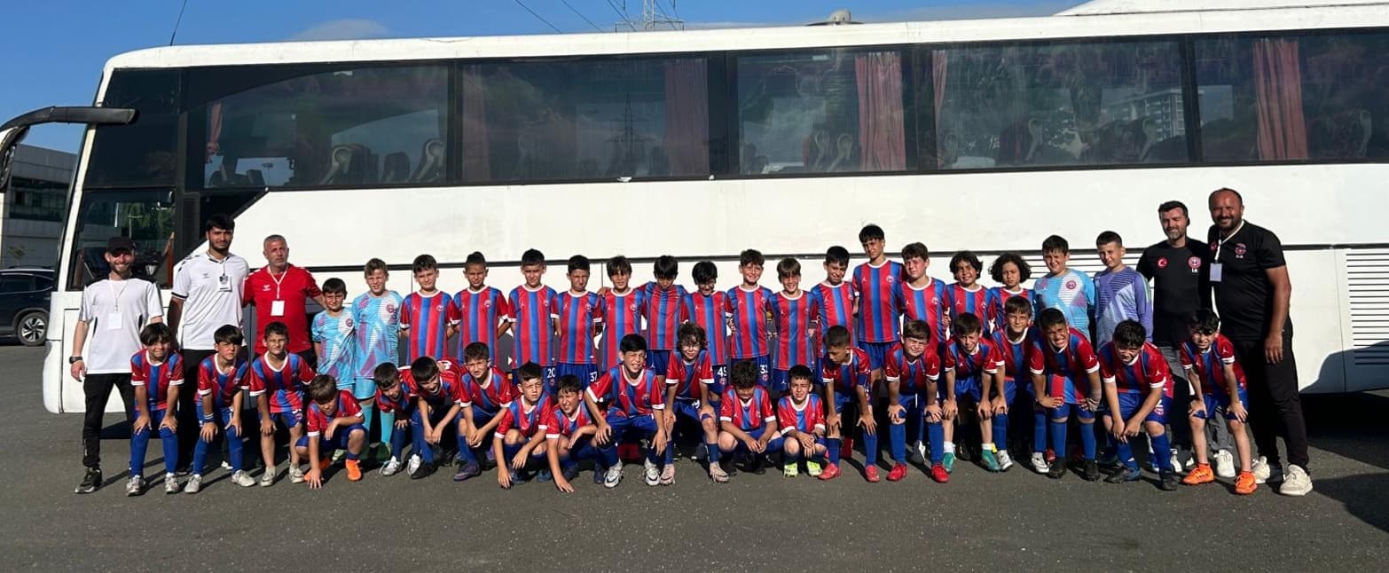 Ünye İdman Yurdu’ndan Ordu’daki Futbol Şölenine Büyük Çıkarma!