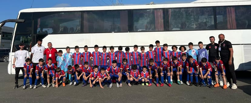 Ünye İdman Yurdu’ndan Ordu’daki Futbol Şölenine Büyük Çıkarma!