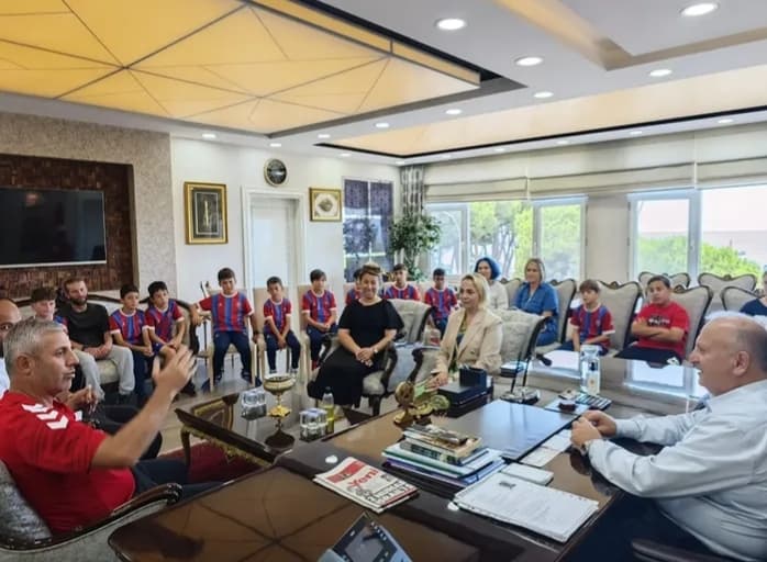 Ünye İdman Yurdu Spor Kulübü’nden Başkan Tavlı’ya Nezaket Ziyareti - Görsel 4